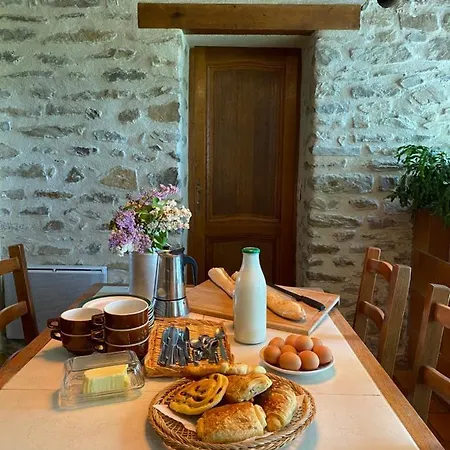 Ferienhaus Spacious In Normandie Moulins-le-Carbonnel