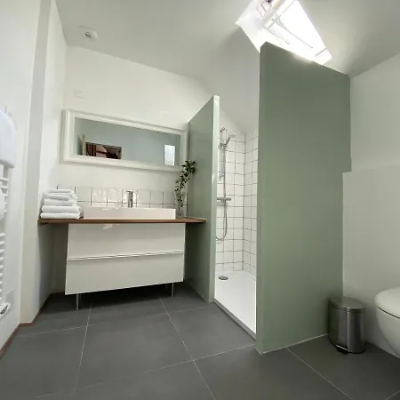 Spacious In Normandie Vakantiehuis Moulins-le-Carbonnel
