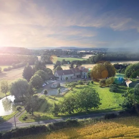 Spacious In Normandie Moulins-le-Carbonnel