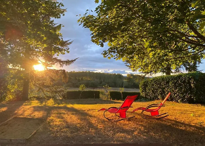 Spacious In Normandie Moulins-le-Carbonnel